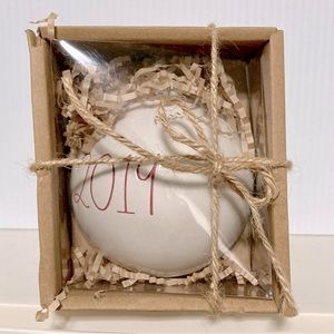 Rae Dunn 2019 Christmas Ornament Collectable Round Red & White 2019 NEW 4" x 4"